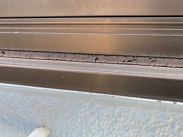 サッシ廻りの塗り替えサイン