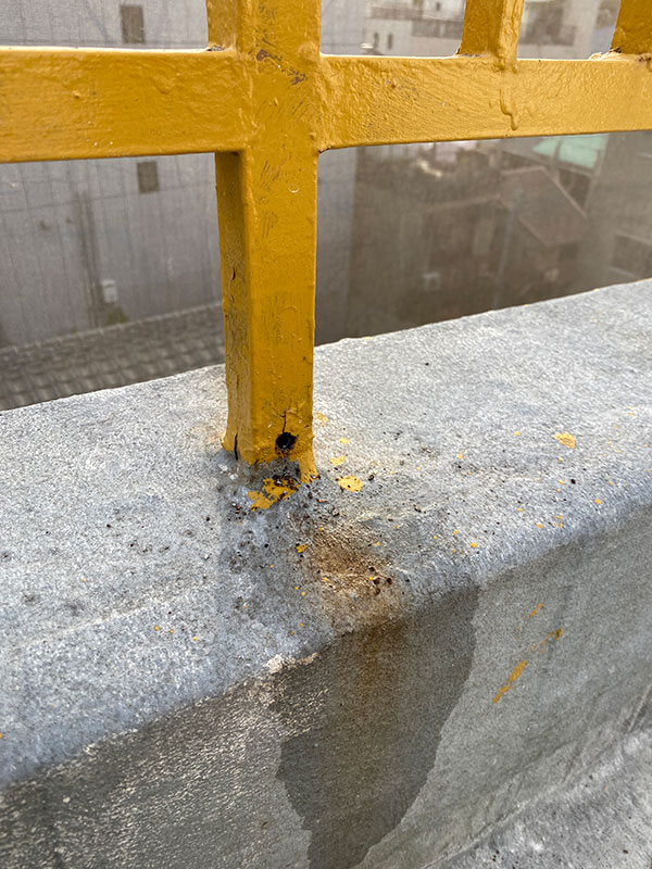 雨漏りの塗り替えサイン